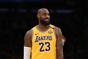 开云体育网址-詹姆斯新星回归赛场表现惊艳，掘金未来可期！-开云体育网址