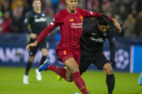 开云体育在线-萨拉赫爆冷击败MAD，精彩发挥引爆全场！-开云体育在线